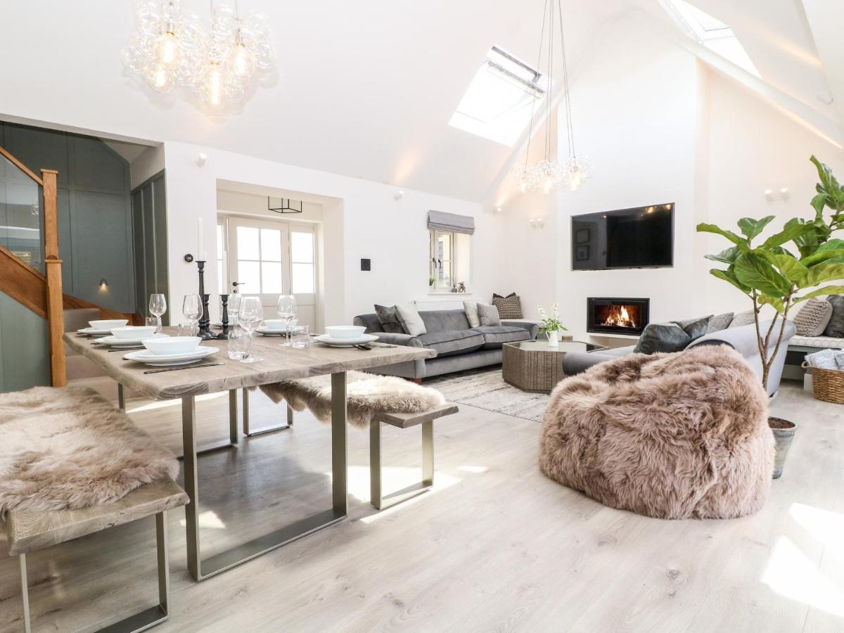 12 Manor Farm Close Кінґем Екстер'єр фото