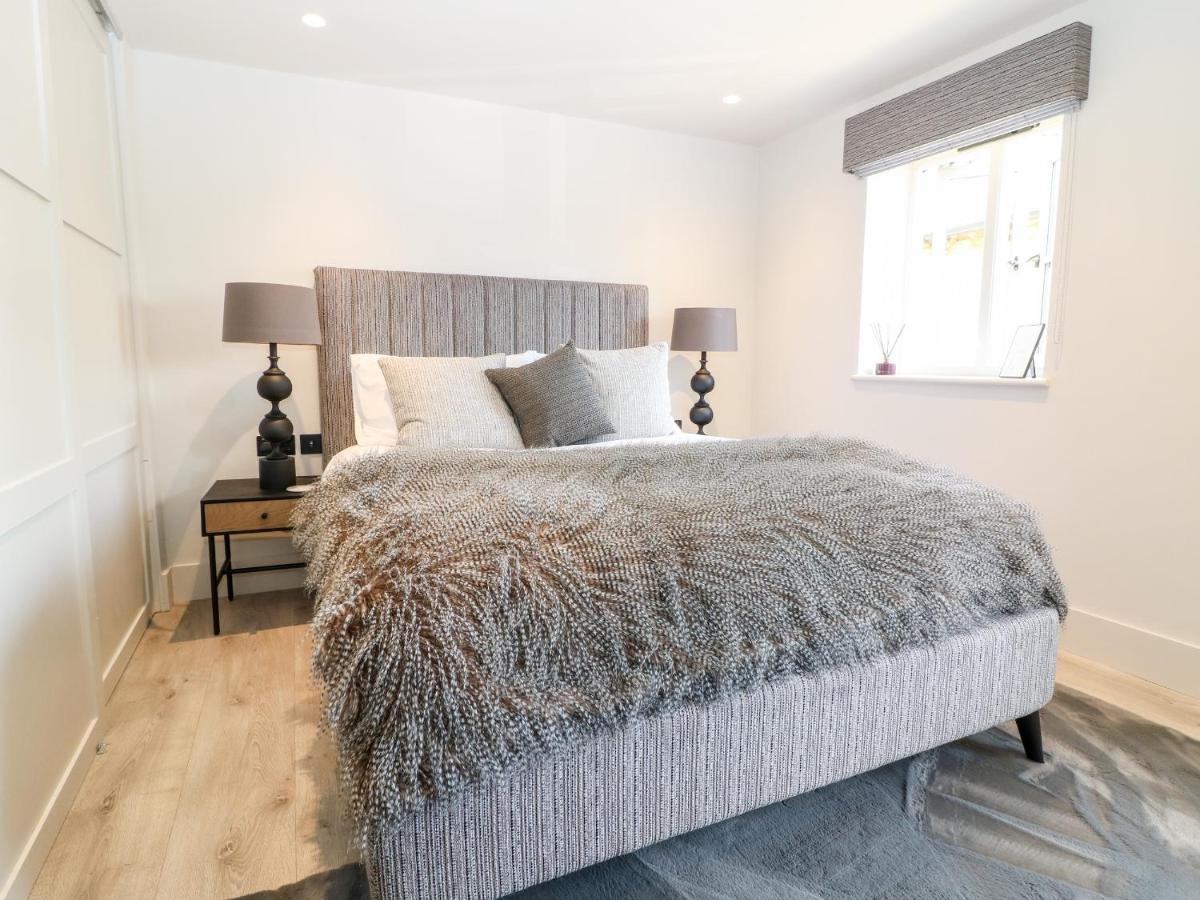 12 Manor Farm Close Кінґем Екстер'єр фото