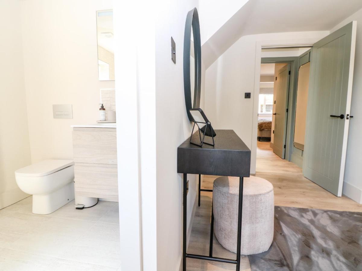 12 Manor Farm Close Кінґем Екстер'єр фото